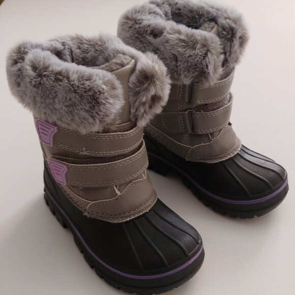 Joe Fresh Faux-Fur Winter Boots size 8 - Picture 10 of 11